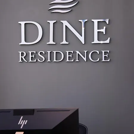 Dine * Himarë