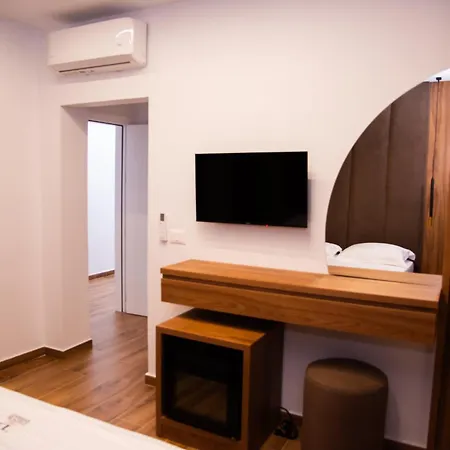 Dine Hotel