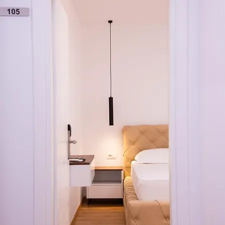 Dine Hotel