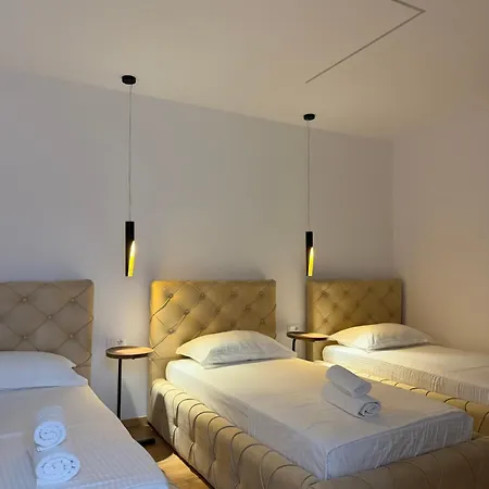 Dine Hotel *